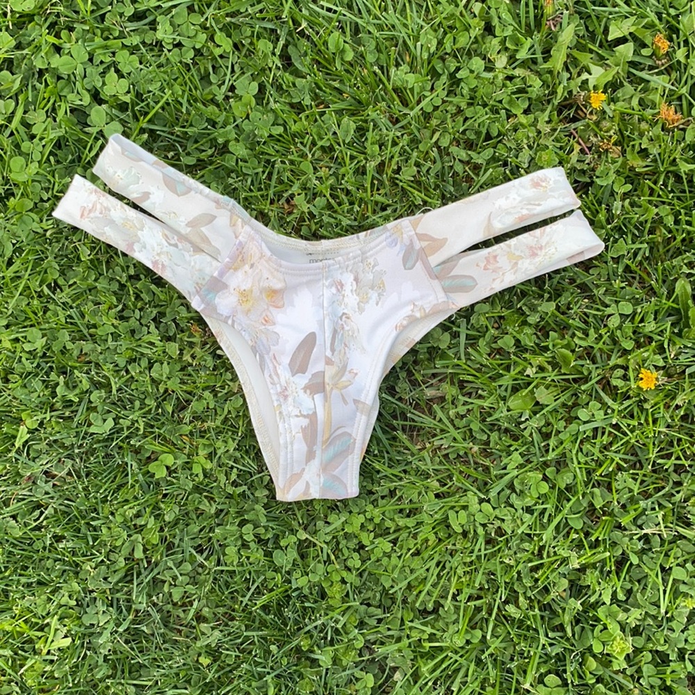 Montce cheeky bottoms